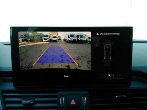 Used 2023 Audi Q5 2.0T Premium image 10