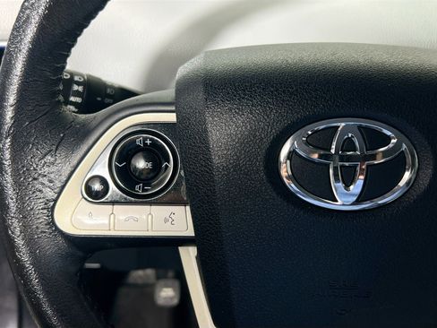 Used 2017 Toyota Prius Four Touring image 18
