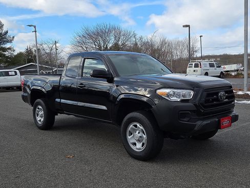 Certified 2023 Toyota Tacoma SR image 4