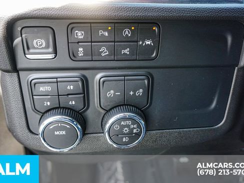 Used 2025 Chevrolet Suburban Z71 AWD/4WD image 47
