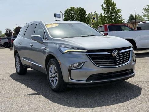 Used 2023 Buick Enclave Essence w/ Trailering Package, 5000 lbs. FWD image 4