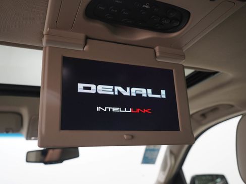 Used 2019 GMC Yukon XL Denali w/ Open Road Package AWD/4WD image 18
