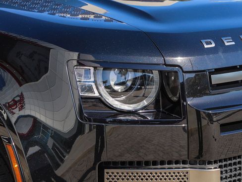 Used 2023 Land Rover Defender 110 X image 5