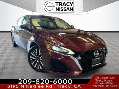 Used 2024 Nissan Altima 2.5 SV