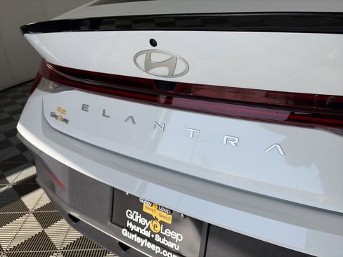Certified 2025 Hyundai Elantra SEL FWD image 15