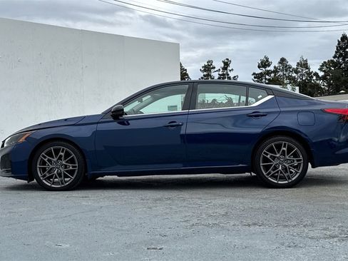 Certified 2023 Nissan Altima 2.0 SR image 8