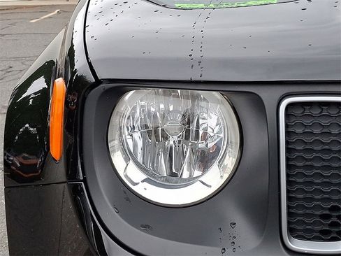 Used 2023 Jeep Renegade Latitude image 9