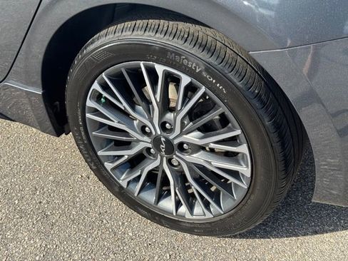 Certified 2024 Kia Forte GT-Line image 6