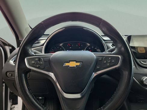 Used 2018 Chevrolet Malibu LT w/ Leather Package FWD image 20
