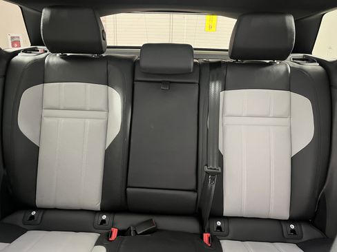 Used 2023 Land Rover Range Rover Evoque R-Dynamic SE image 23
