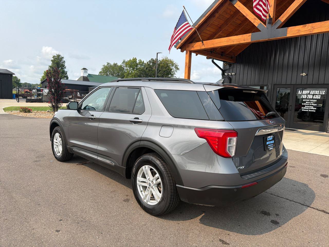Used 2021 Ford Explorer XLT AWD/4WD image 6