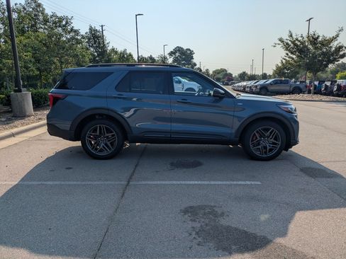 Certified 2025 Ford Explorer ST-Line w/ Premium Package AWD/4WD image 3
