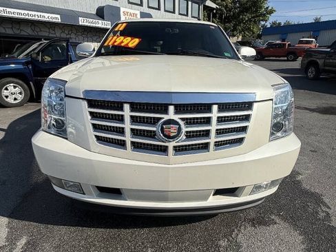Used 2011 Cadillac Escalade Luxury AWD/4WD image 5