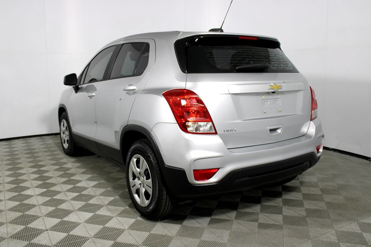 Used 2018 Chevrolet Trax LS FWD image 24