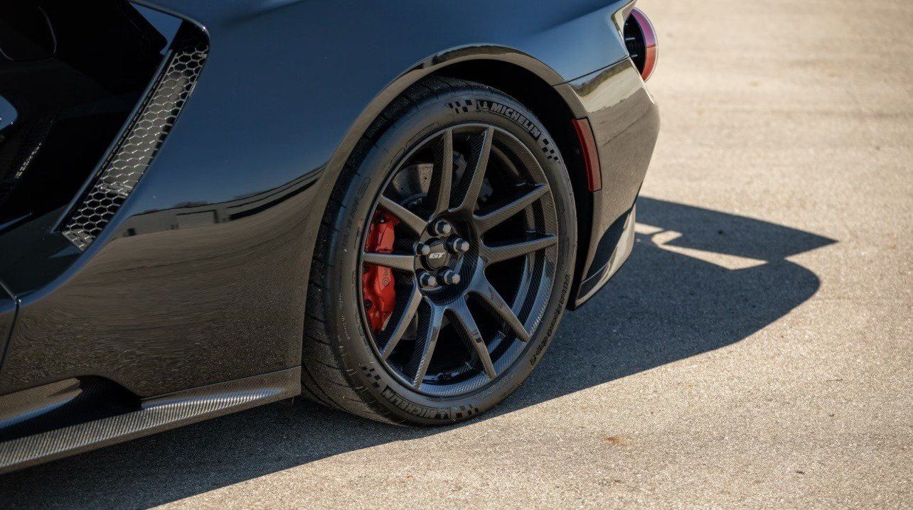 Used 2019 Ford GT RWD image 6