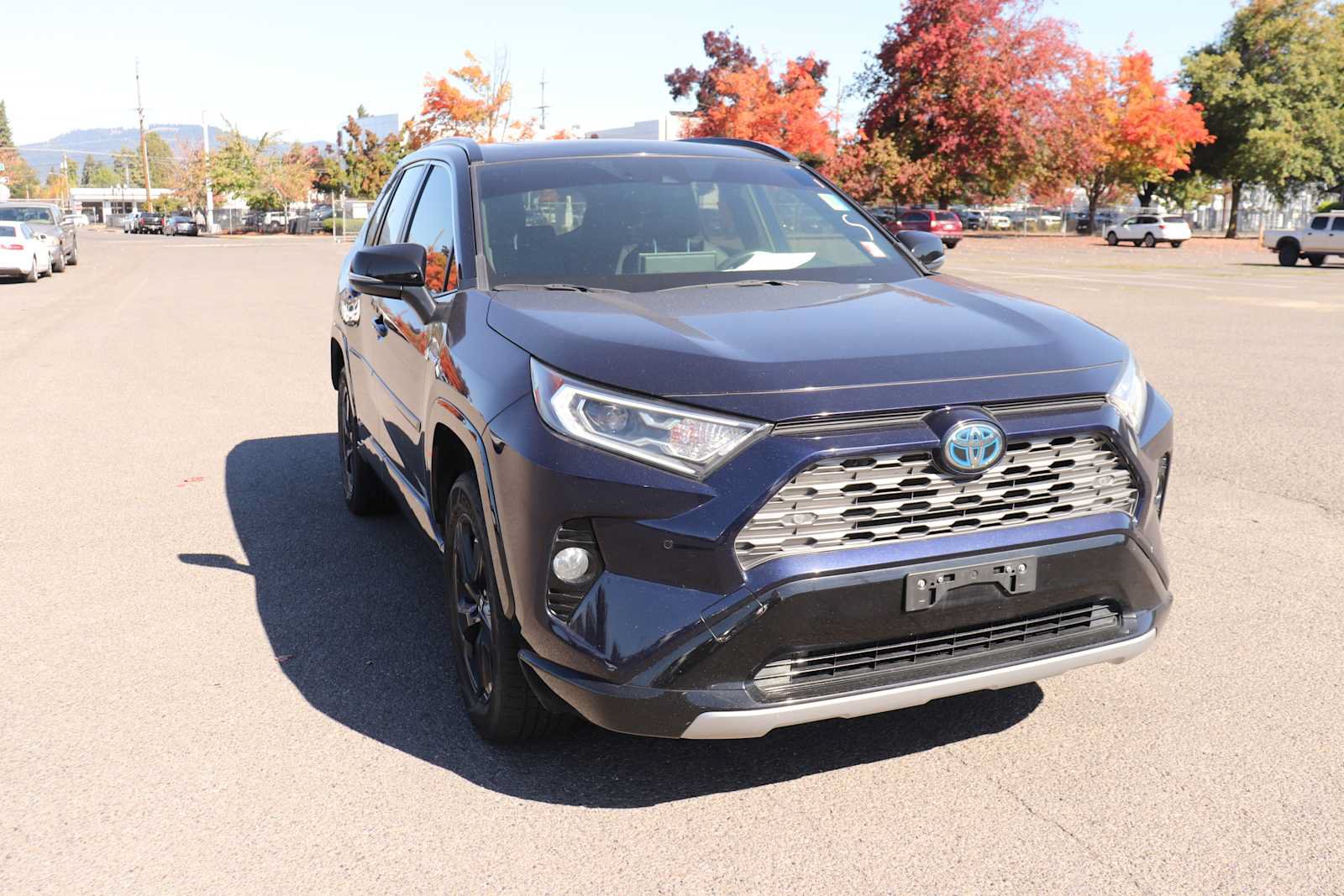 Used 2019 Toyota RAV4 XSE AWD/4WD image 3