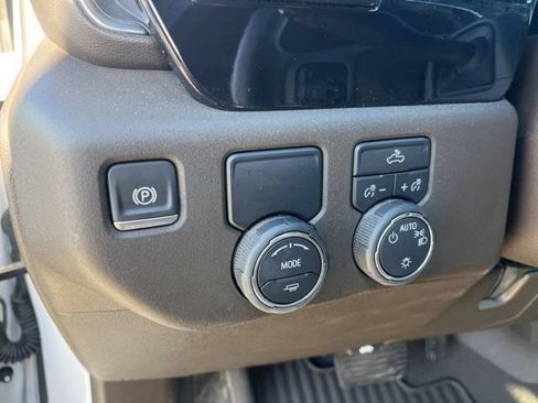 Used 2025 Chevrolet Silverado 1500 LT RWD image 17
