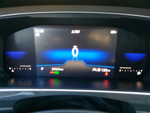 Used 2022 Volkswagen Tiguan SE image 21