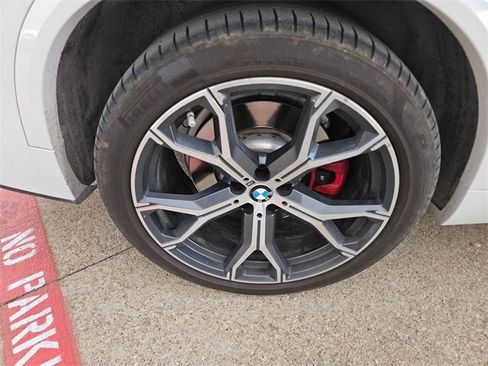 Used 2021 BMW X5 sDrive40i w/ M Sport Package image 4