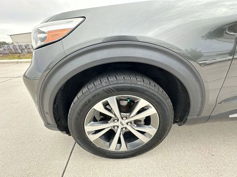 Used 2020 Ford Explorer Platinum w/ Premium Technology Package AWD/4WD image 34