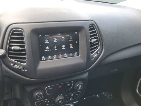 Used 2019 Jeep Compass Latitude w/ Popular Equipment Group AWD/4WD image 14