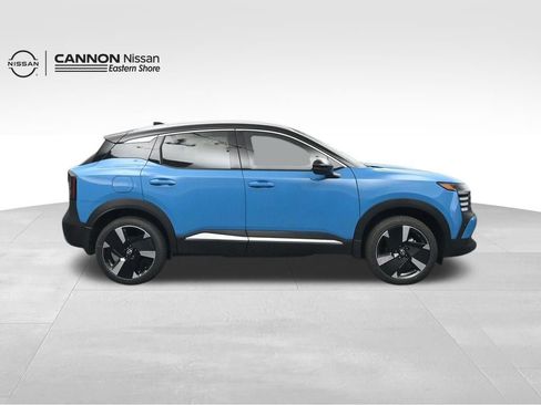 New 2026 Nissan Kicks SR w/ SR Premium Package FWD image 6