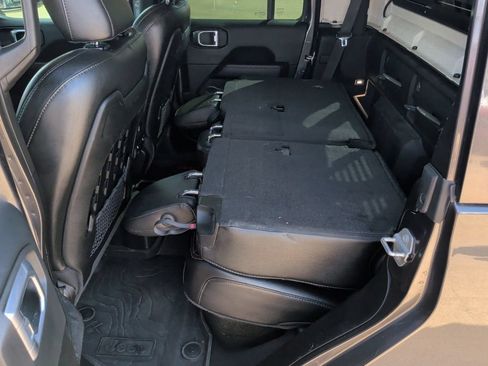 Used 2021 Jeep Gladiator Mojave AWD/4WD image 43
