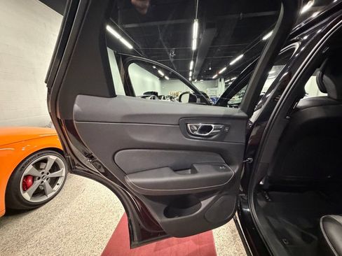 Used 2020 Volvo XC60 T5 R-Design w/ Protection Package Premier FWD image 25