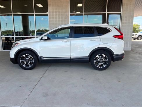 Used 2018 Honda CR-V Touring image 2
