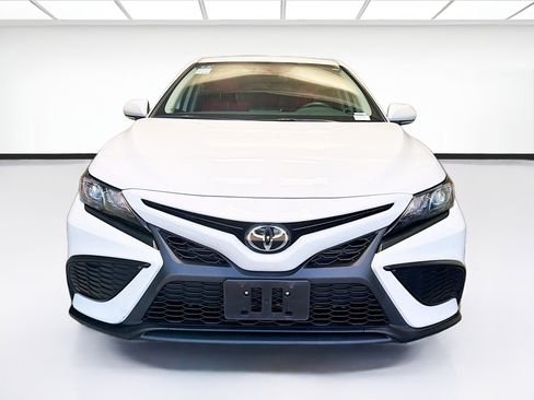 Used 2023 Toyota Camry SE FWD image 2
