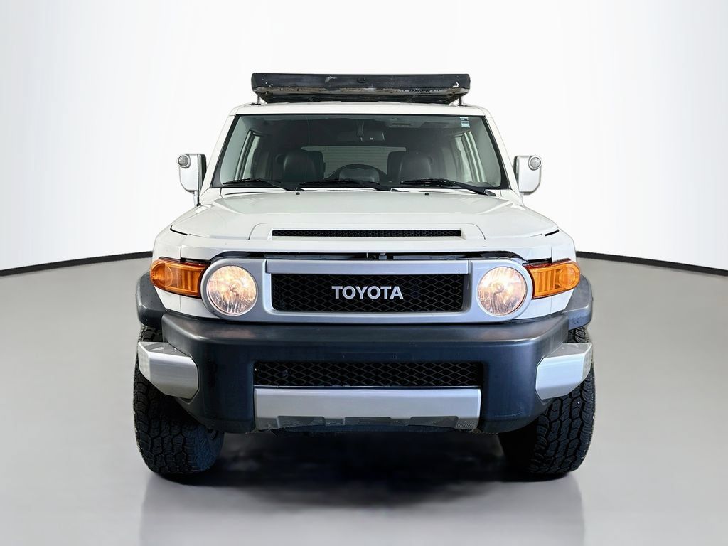 Used 2011 Toyota FJ Cruiser 4WD w/ Upgrade Pkg image 2