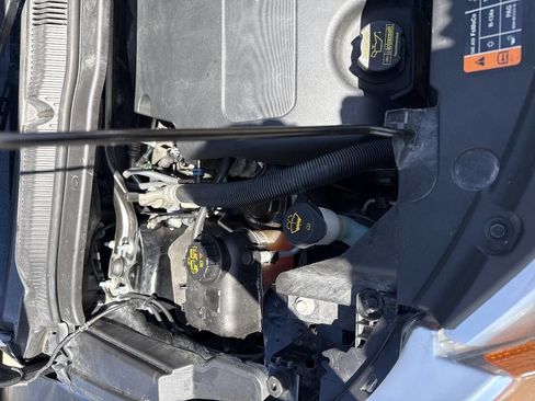 Used 2013 Ford Explorer XLT image 3