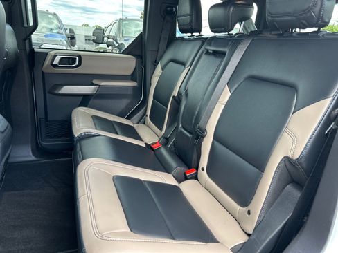 Used 2023 Ford Bronco Wildtrak AWD/4WD image 11