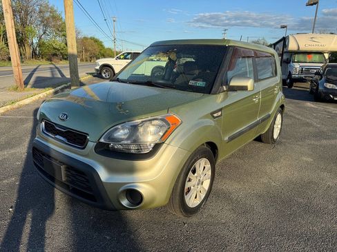 Used 2013 Kia Soul image 2