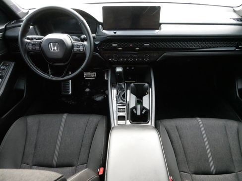 Used 2025 Honda Accord Sport image 10