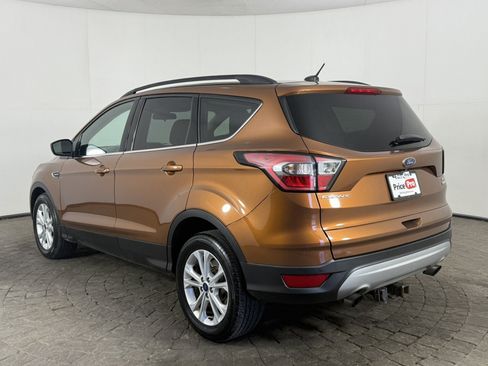 Used 2017 Ford Escape SE w/ Equipment Group 201A FWD image 5