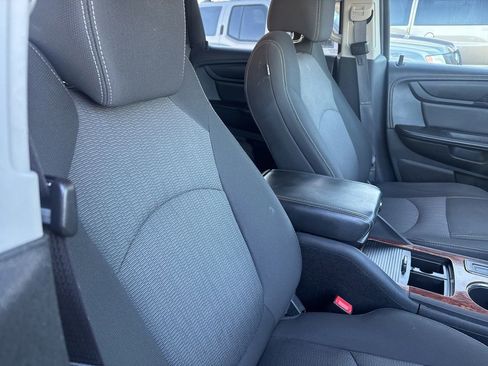 Used 2014 Chevrolet Traverse LT image 42