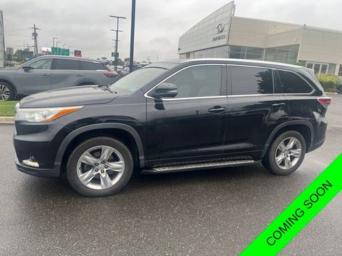 Used 2015 Toyota Highlander Limited Platinum FWD image 1