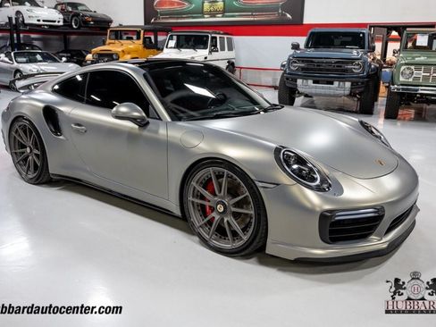 Used 2018 Porsche 911 4 Coupe AWD/4WD image 9