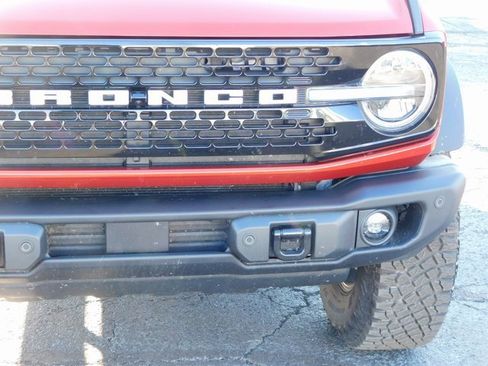 Used 2023 Ford Bronco Wildtrak image 9