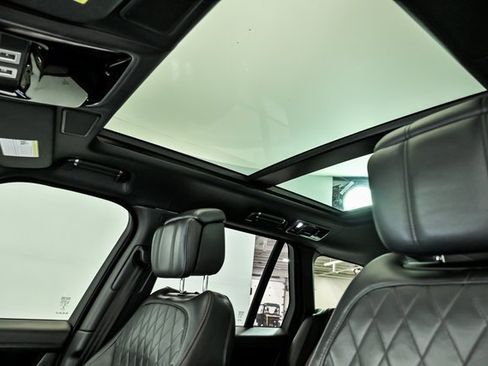 Used 2021 Land Rover Range Rover SV Autobiography Dynamic image 15