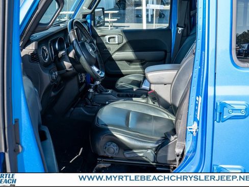 Certified 2022 Jeep Wrangler Unlimited Sahara w/ Cold Weather Group image 18