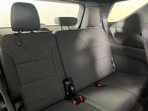 Used 2024 Chevrolet Traverse LT w/ Enhanced Driving Package FWD image 11