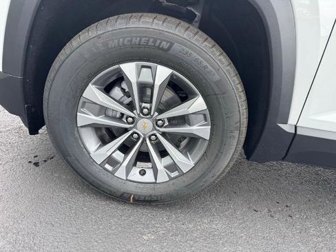 New 2026 Chevrolet Equinox LT w/ Convenience Package II image 9