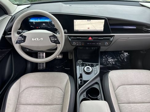 Certified 2023 Kia Niro Wave image 13