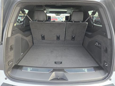 New 2026 Cadillac Escalade ESV V image 10