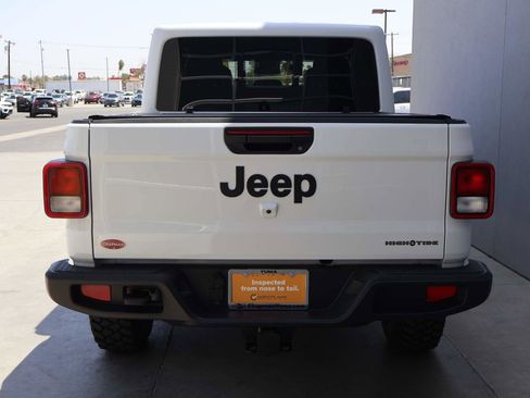 Used 2025 Jeep Gladiator Sport AWD/4WD image 4