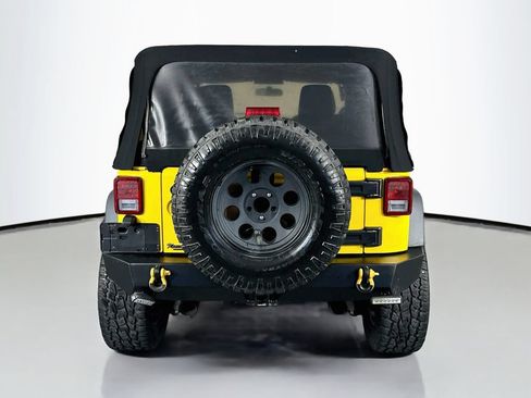 Used 2016 Jeep Wrangler Sport w/ Connectivity Group AWD/4WD image 6
