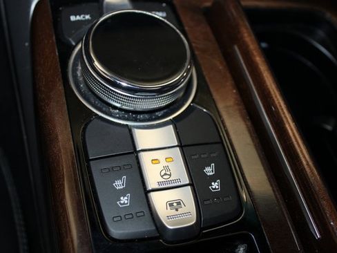 Used 2019 Genesis G90 3.3T Premium image 22