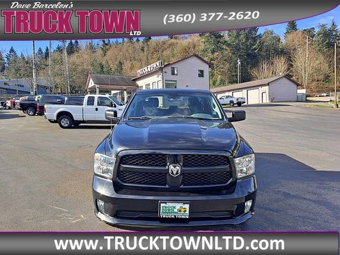 Used 2017 RAM 1500 Express AWD/4WD image 18